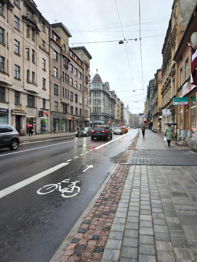 Tiny Non-Smoking Caka & Free Parking Lägenhet Riga Exteriör bild